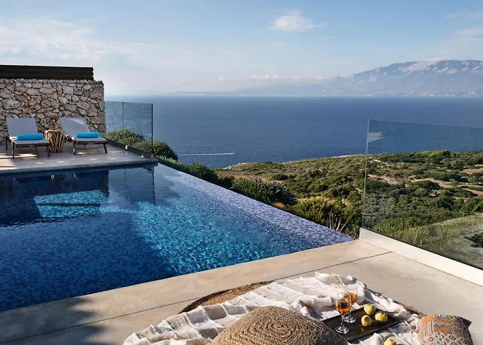 Akron Luxury Villa *