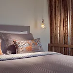 Akron Luxury * Koríthion
