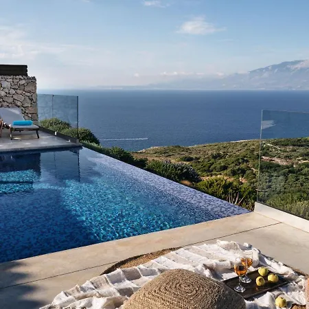 Akron Luxury Villa *